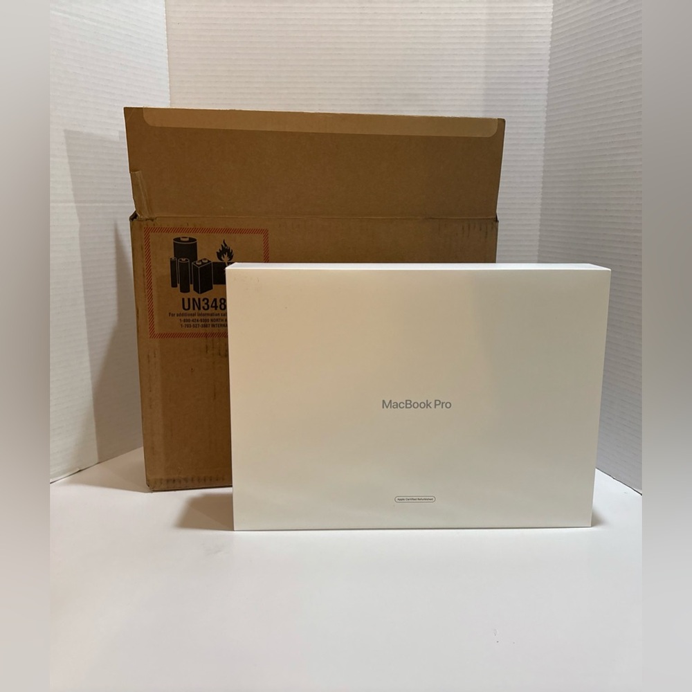 Apple MacBook Pro 13 inch Laptop box EMPTY A2338